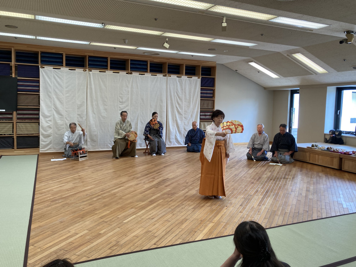 「羽衣」の一場面
